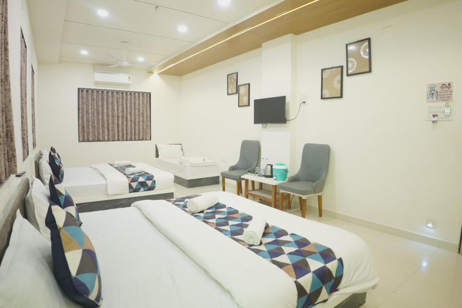 Hotel Ayodhya Virpur Exterior photo