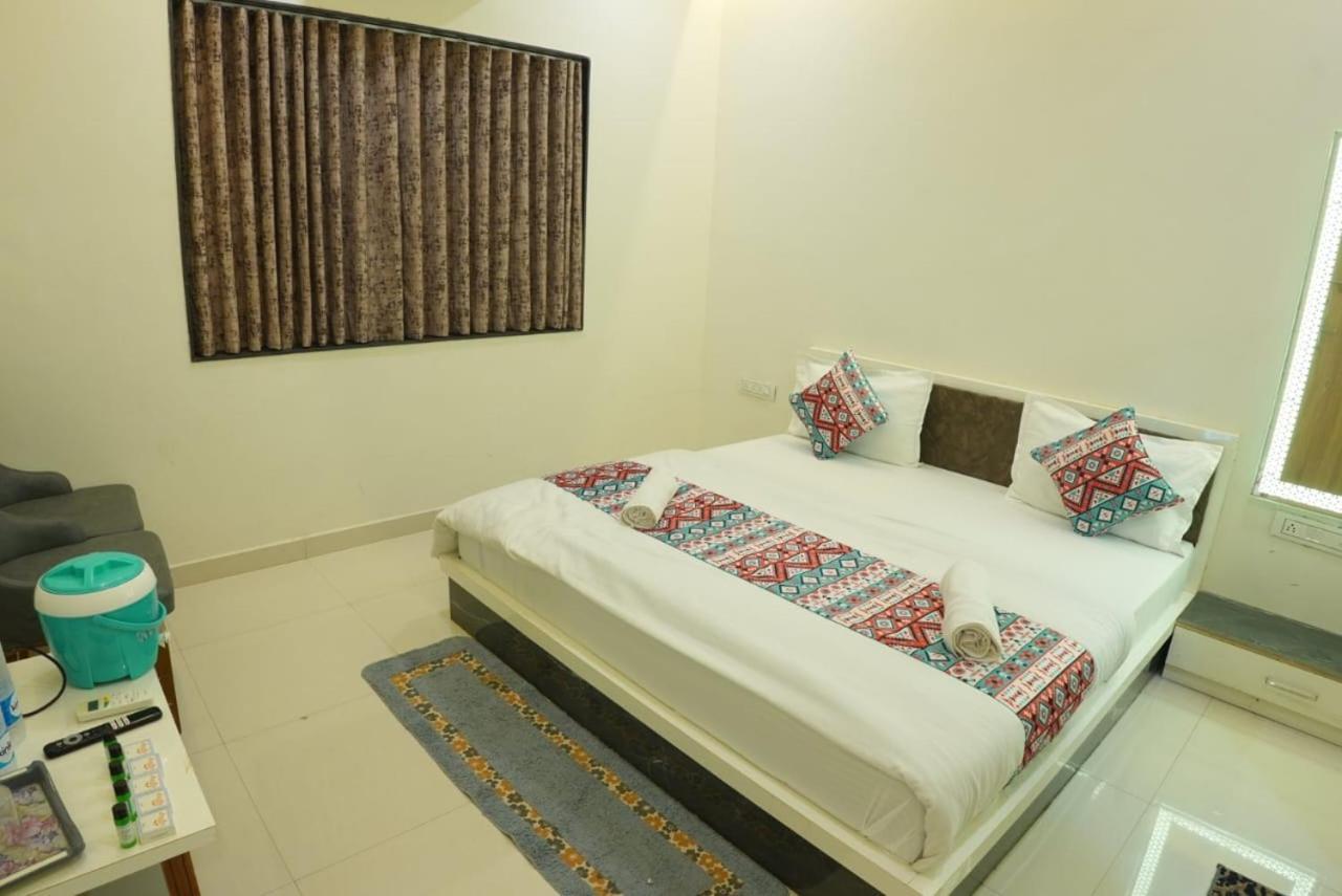 Hotel Ayodhya Virpur Exterior photo